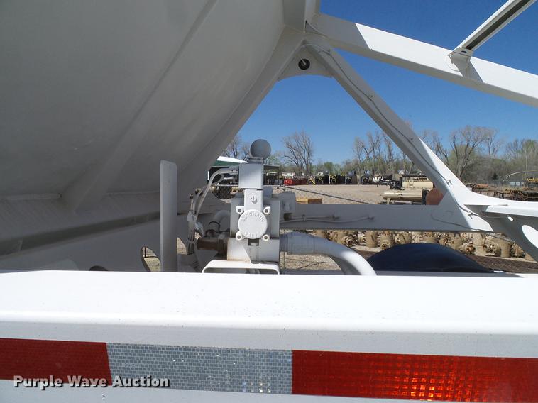 image for item DD1314 2009 American Carrier Equipment ABD370T bottom dump trailer