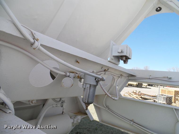 image for item DD1314 2009 American Carrier Equipment ABD370T bottom dump trailer