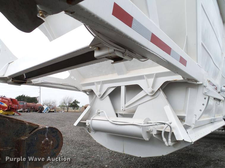 image for item DD1315 2009 American Carrier Equipment ABD370T bottom dump trailer