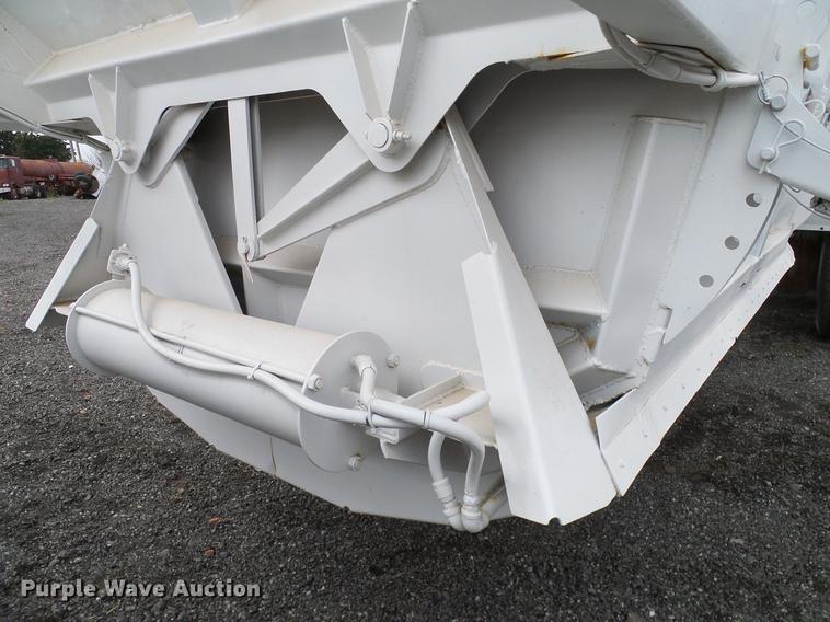 image for item DD1315 2009 American Carrier Equipment ABD370T bottom dump trailer