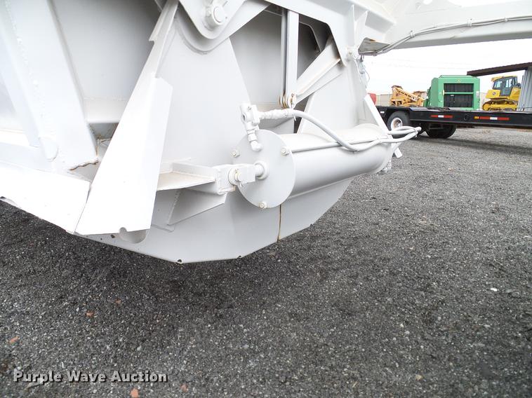 image for item DD1315 2009 American Carrier Equipment ABD370T bottom dump trailer