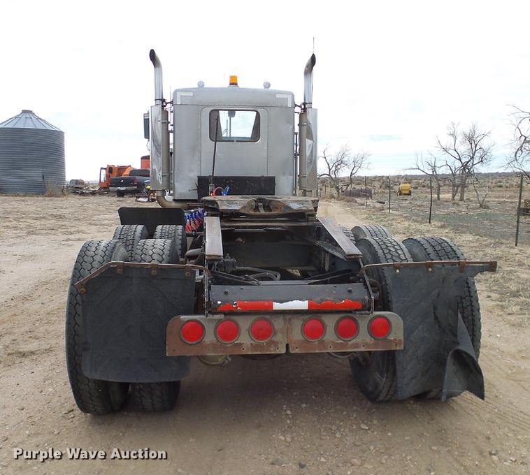 image for item DD1321 1984 Kenworth W900 semi truck