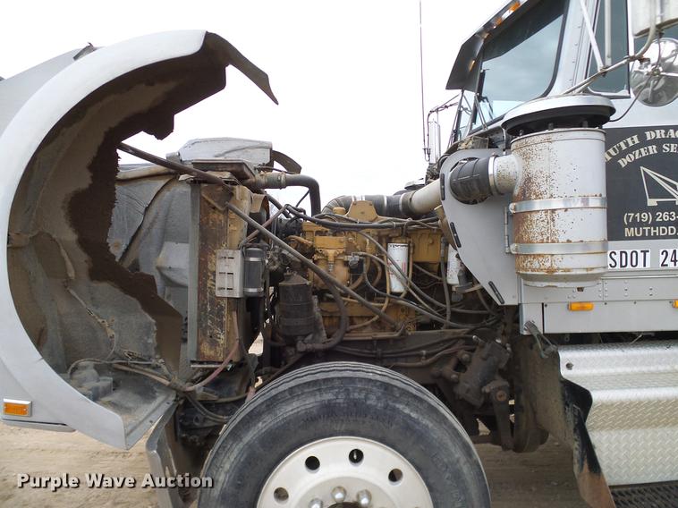 image for item DD1321 1984 Kenworth W900 semi truck