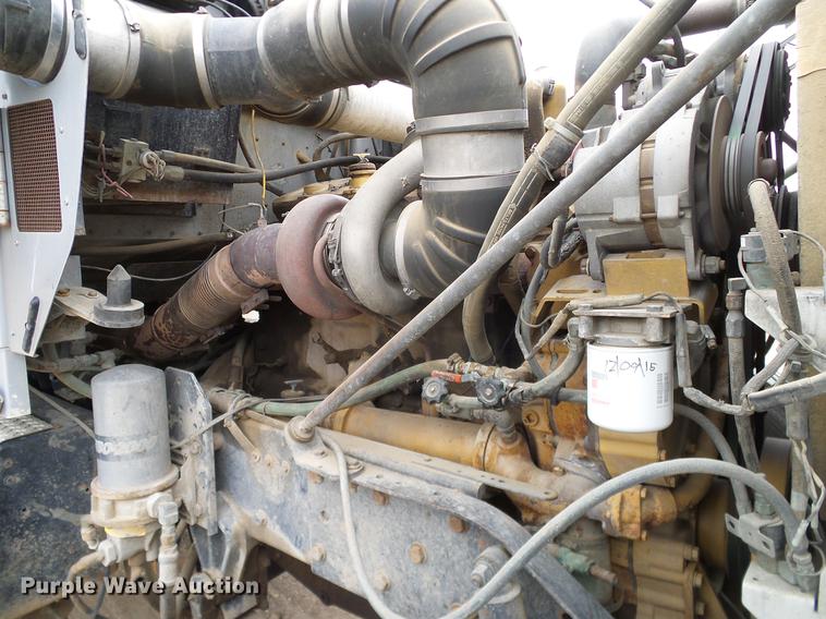 image for item DD1321 1984 Kenworth W900 semi truck