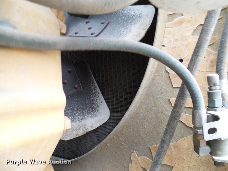 image for item DD1321 1984 Kenworth W900 semi truck