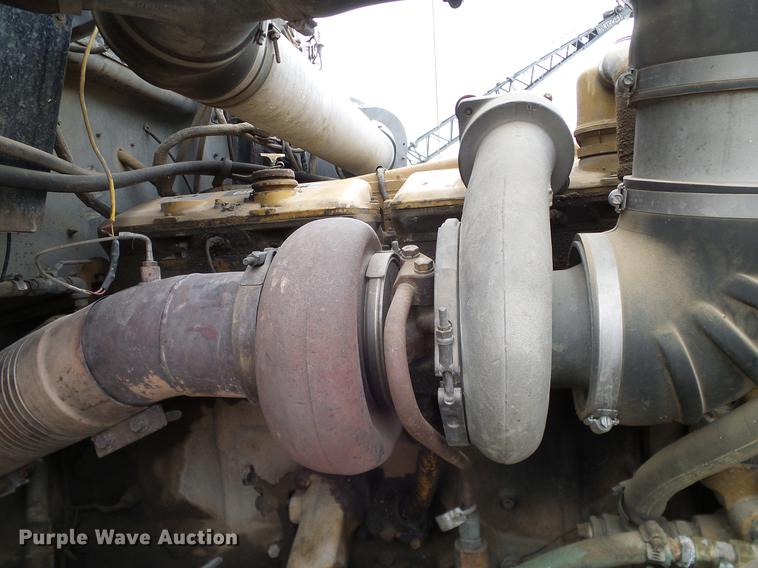 image for item DD1321 1984 Kenworth W900 semi truck