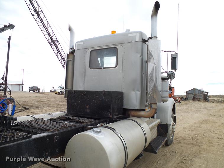 image for item DD1321 1984 Kenworth W900 semi truck