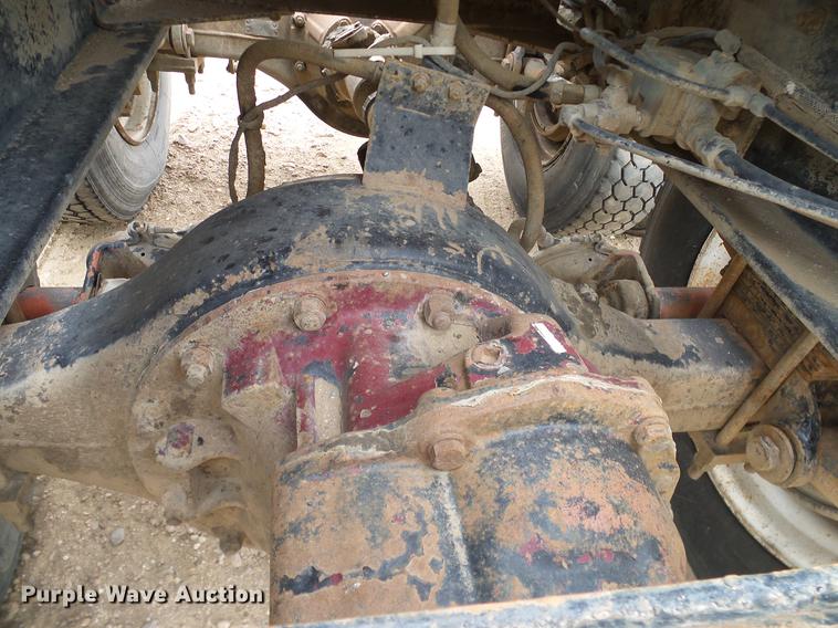 image for item DD1321 1984 Kenworth W900 semi truck