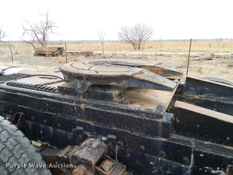 image for item DD1321 1984 Kenworth W900 semi truck