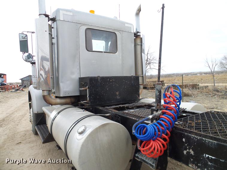 image for item DD1321 1984 Kenworth W900 semi truck