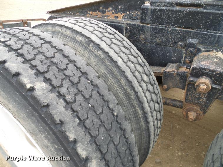 image for item DD1321 1984 Kenworth W900 semi truck