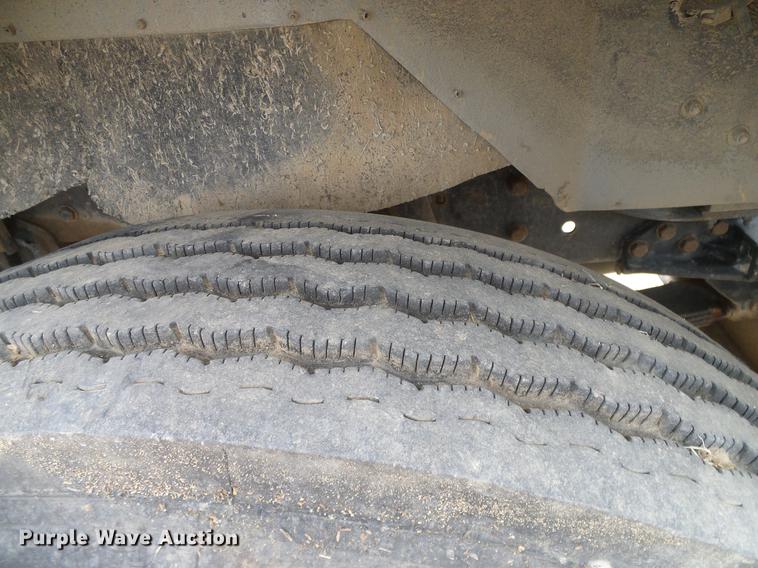 image for item DD1321 1984 Kenworth W900 semi truck