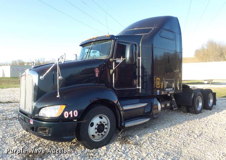 image for item DD1630 2009 Kenworth T660 semi truck