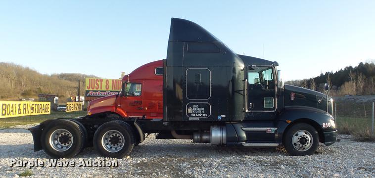 image for item DD1630 2009 Kenworth T660 semi truck