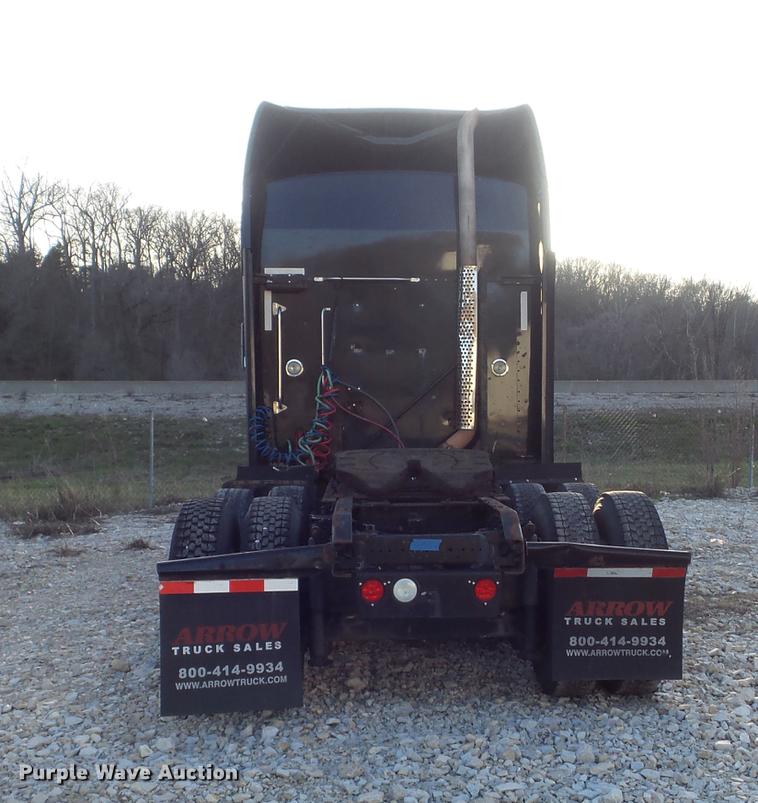 image for item DD1630 2009 Kenworth T660 semi truck