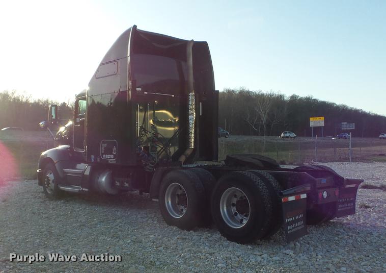 image for item DD1630 2009 Kenworth T660 semi truck
