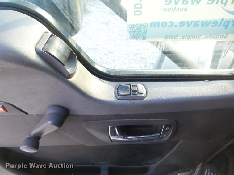 image for item DD1630 2009 Kenworth T660 semi truck