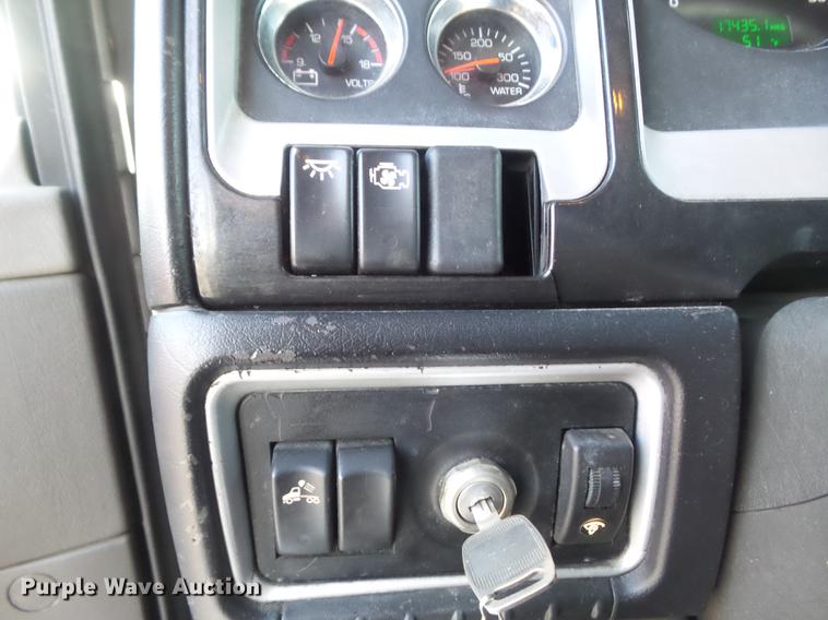 image for item DD1630 2009 Kenworth T660 semi truck