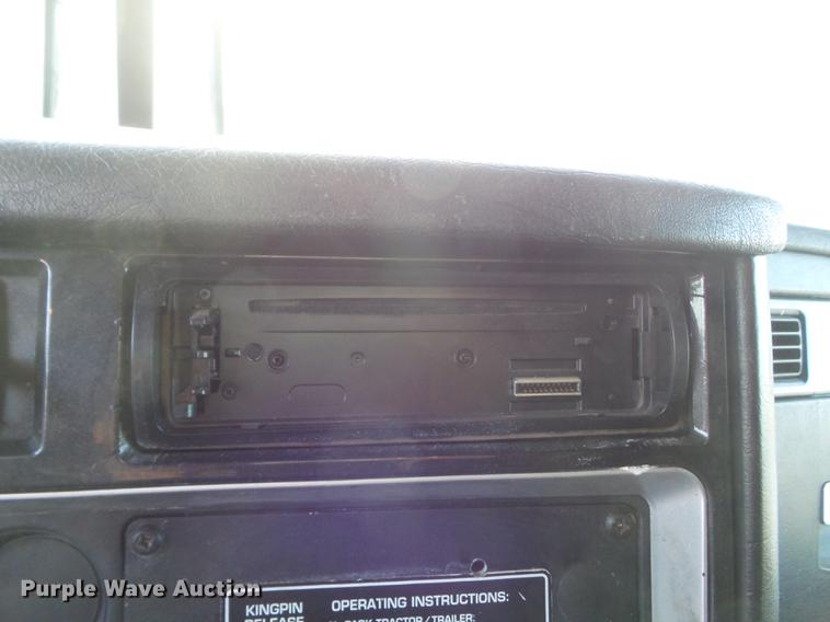 image for item DD1630 2009 Kenworth T660 semi truck