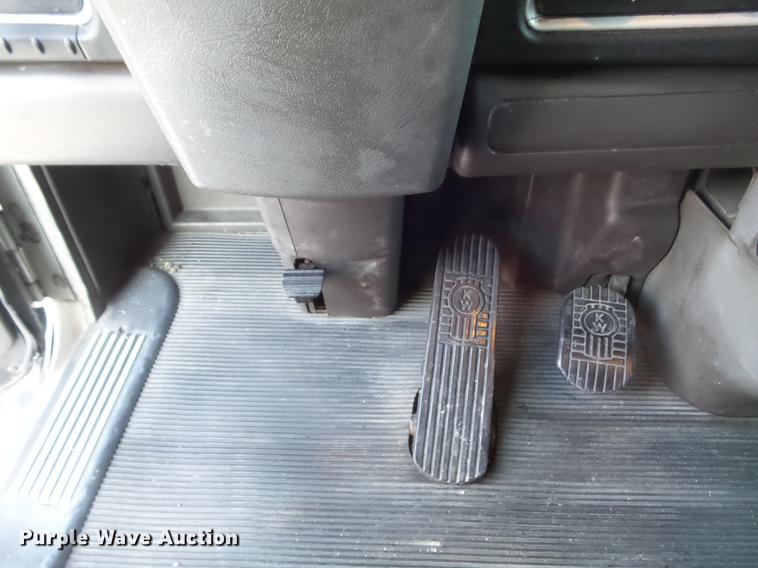 image for item DD1630 2009 Kenworth T660 semi truck