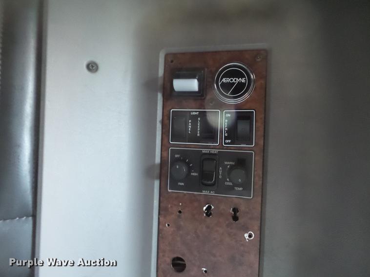 image for item DD1630 2009 Kenworth T660 semi truck