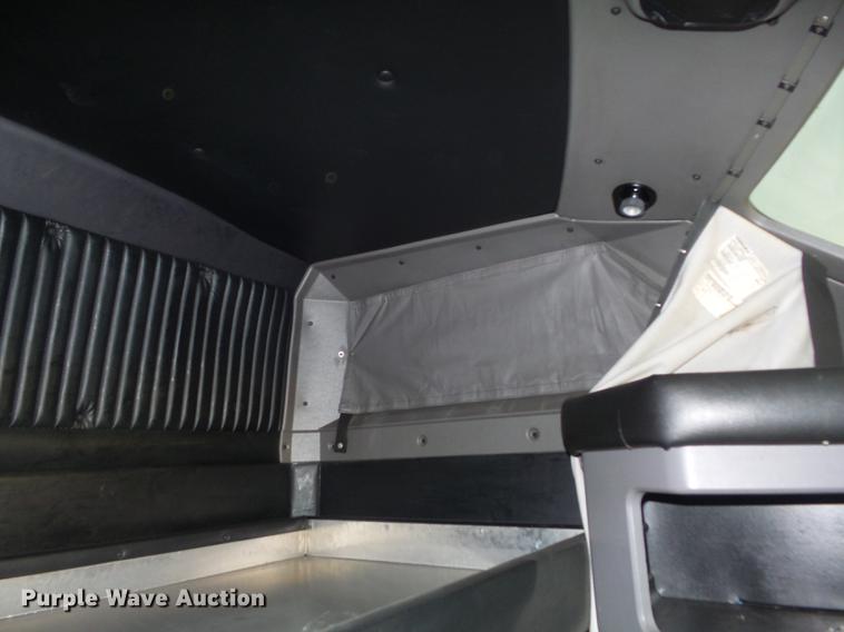 image for item DD1630 2009 Kenworth T660 semi truck