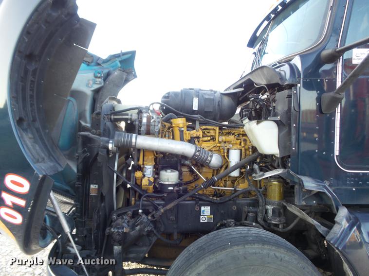 image for item DD1630 2009 Kenworth T660 semi truck