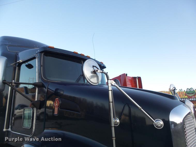 image for item DD1630 2009 Kenworth T660 semi truck
