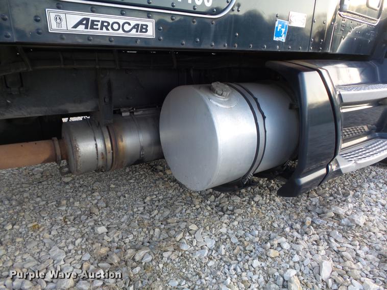 image for item DD1630 2009 Kenworth T660 semi truck