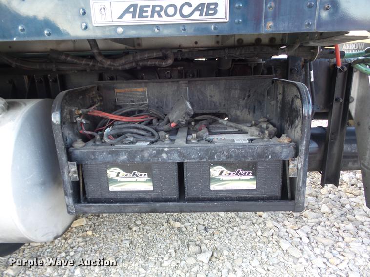 image for item DD1630 2009 Kenworth T660 semi truck