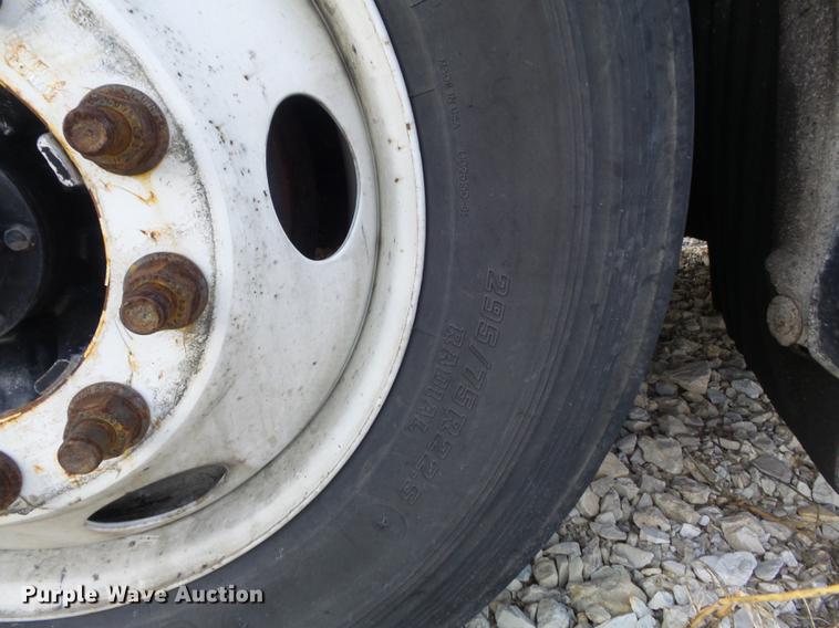 image for item DD1630 2009 Kenworth T660 semi truck