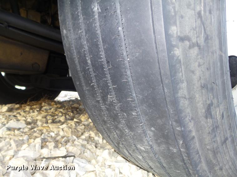 image for item DD1630 2009 Kenworth T660 semi truck