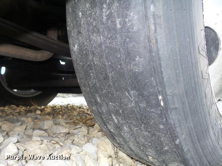 image for item DD1630 2009 Kenworth T660 semi truck