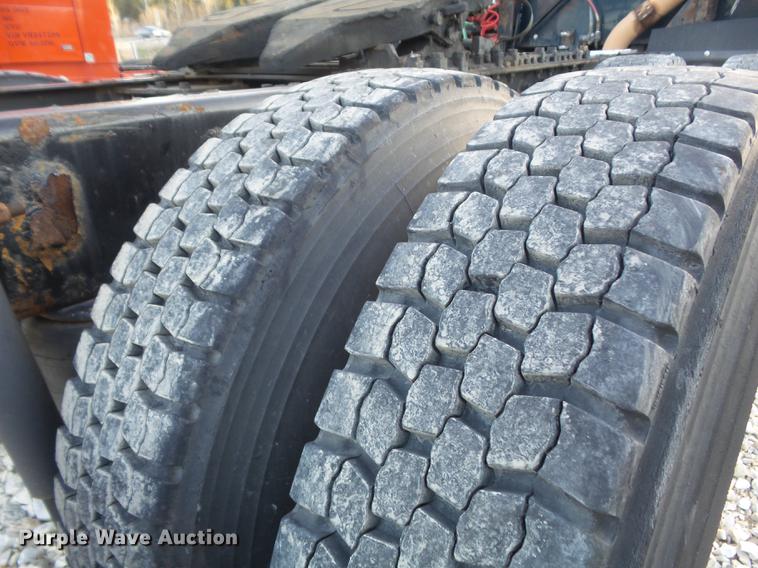 image for item DD1630 2009 Kenworth T660 semi truck