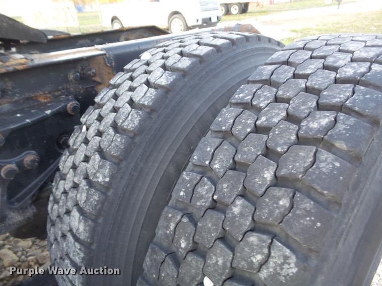 image for item DD1630 2009 Kenworth T660 semi truck