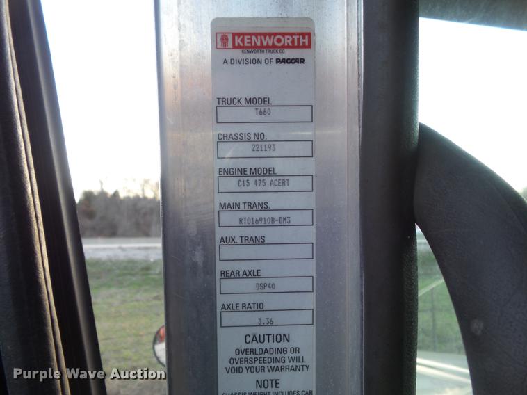 image for item DD1630 2009 Kenworth T660 semi truck