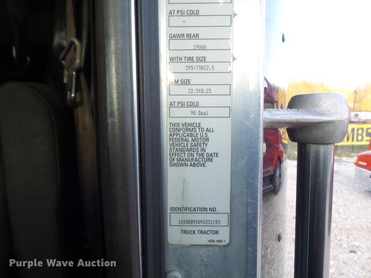 image for item DD1630 2009 Kenworth T660 semi truck