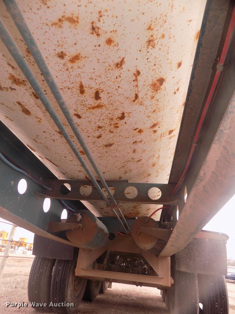 image for item DD2813 2010 Smithco MH3-44-36 T35 side dump trailer