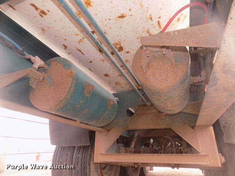 image for item DD2813 2010 Smithco MH3-44-36 T35 side dump trailer