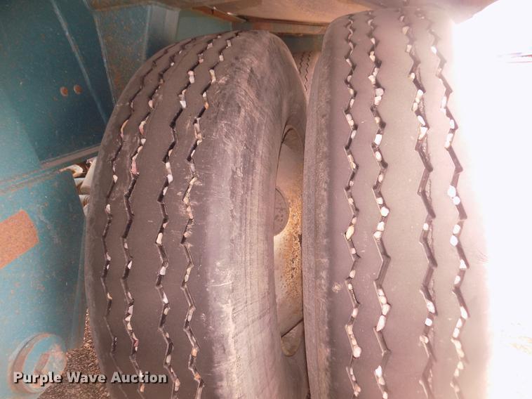 image for item DD2813 2010 Smithco MH3-44-36 T35 side dump trailer