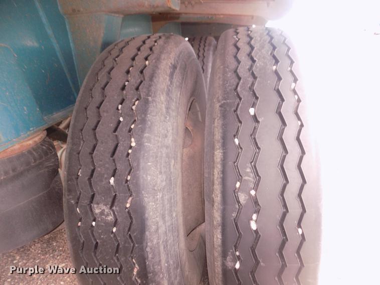 image for item DD2813 2010 Smithco MH3-44-36 T35 side dump trailer