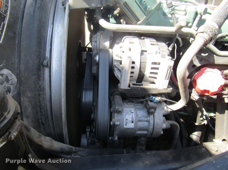 image for item DD7419 2005 Volvo VNL semi truck