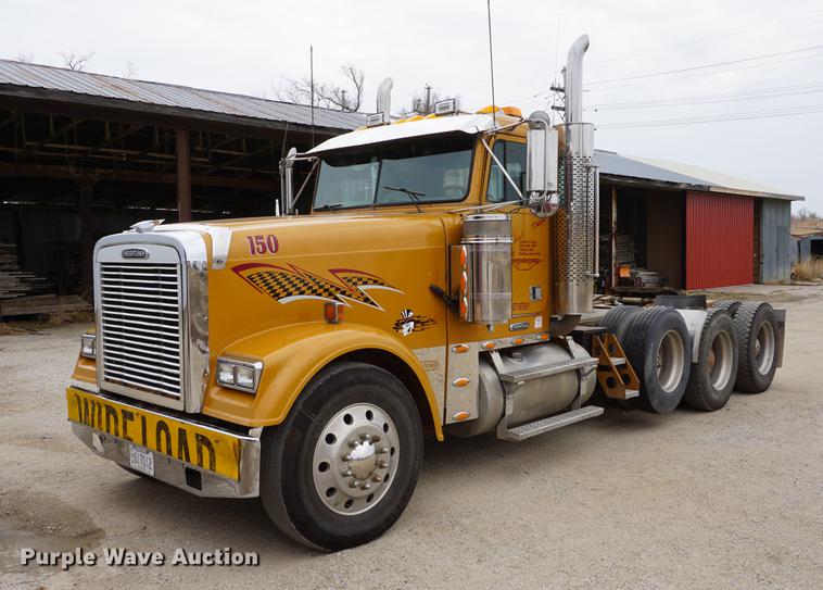 image for item DE3211 1999 Freightliner FLD semi truck