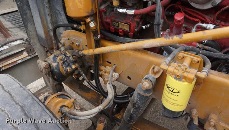 image for item DE3211 1999 Freightliner FLD semi truck