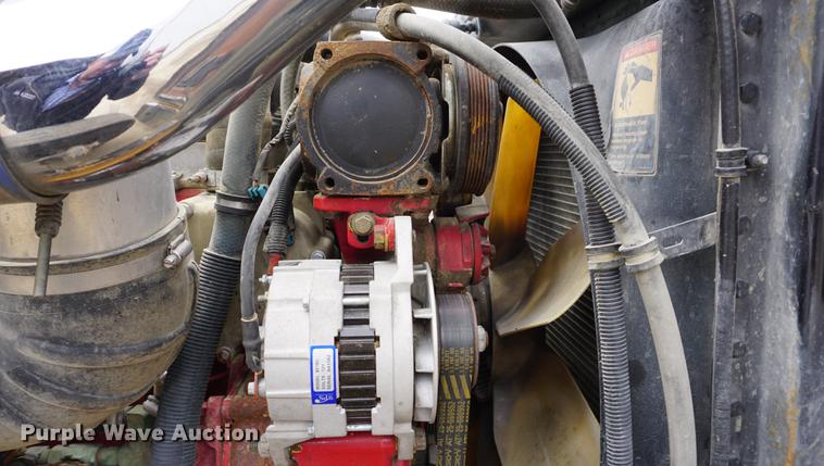 image for item DE3211 1999 Freightliner FLD semi truck