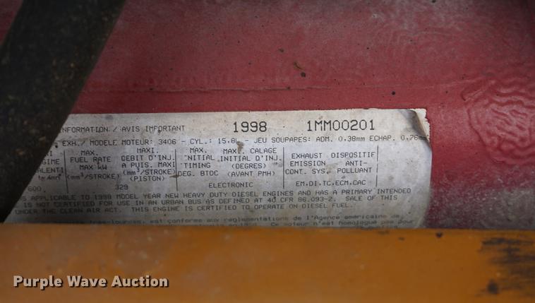 image for item DE3211 1999 Freightliner FLD semi truck