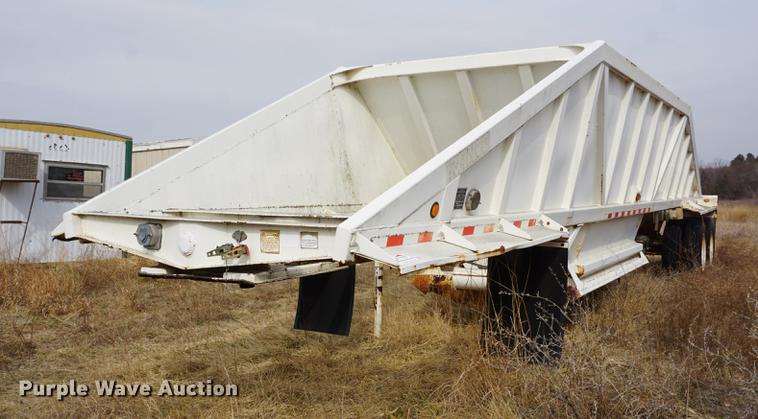 image for item DE3221 2000 Ranco bottom dump trailer