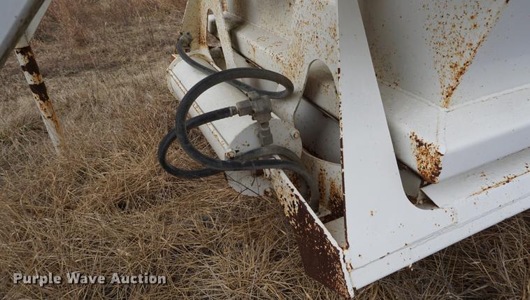 image for item DE3221 2000 Ranco bottom dump trailer