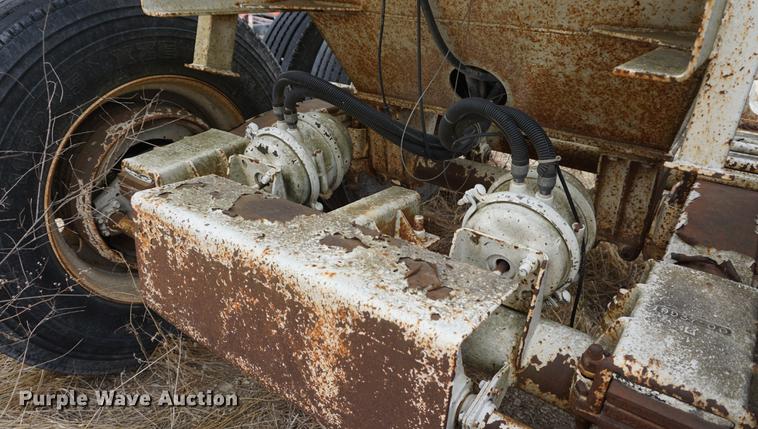 image for item DE3221 2000 Ranco bottom dump trailer