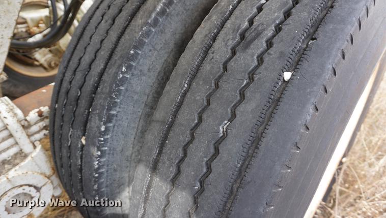 image for item DE3221 2000 Ranco bottom dump trailer